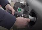 Video: Jak jsme poprvé tankovali vodíkové auto na domácí půdě