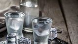 Proč je dobré mít doma lahev vodky, i když alkohol nepijete? To vás překvapí