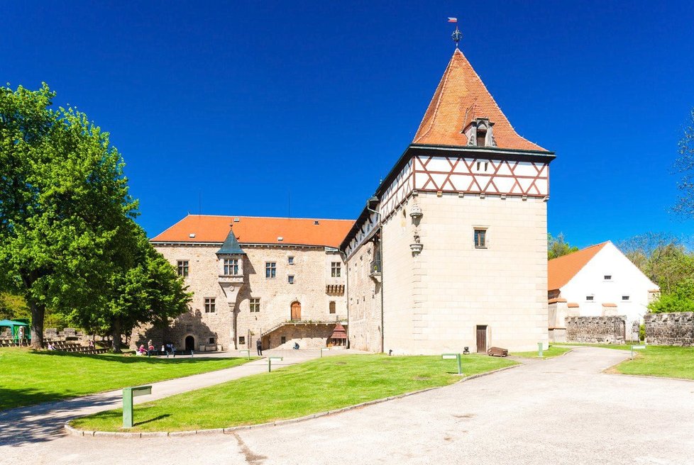 Vodní hrad Budyně nad Ohří ukrývá ojedinělou alchymistickou dílnu.