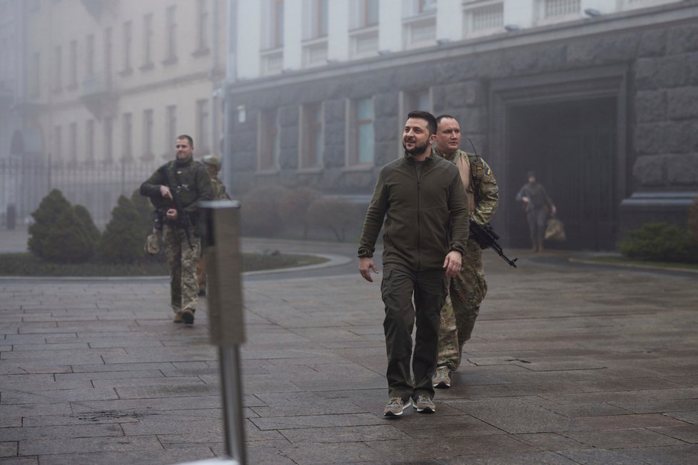 Šéfka europarlamentu Roberta Metsolaová se v Kyjevě setkala s ukrajinským prezidentem Volodymyrem Zelenským. (1.4.2022)