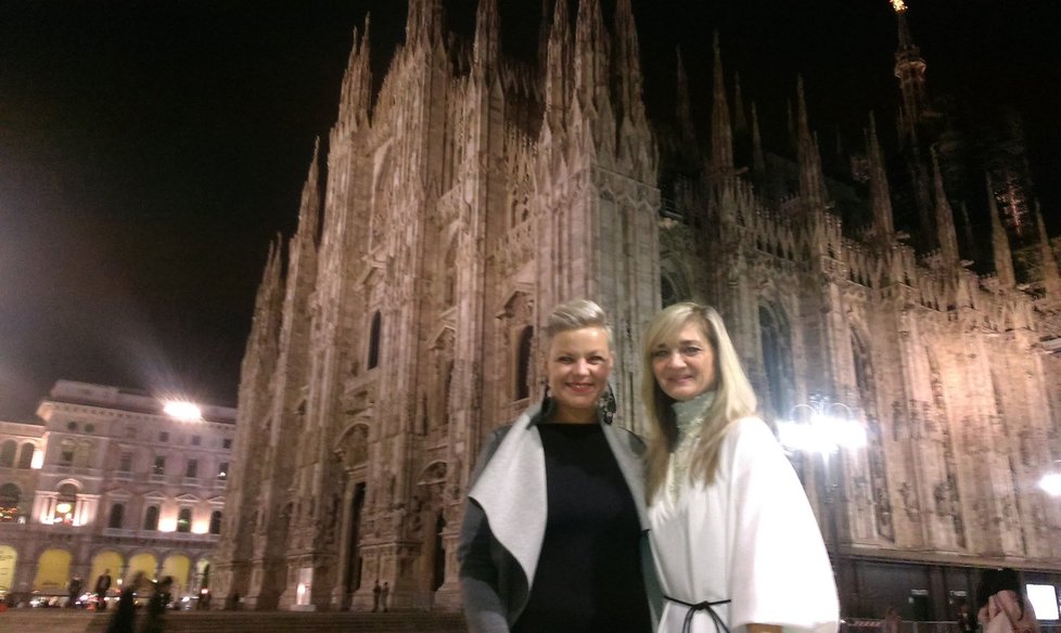 S úžasnou Klárou Nademlýnskou před milánským Duomo di Milano