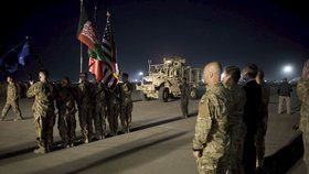 Vojáci se v Afghánistánu se rozloučili s Tomášem Procházkou (24.10.2018)