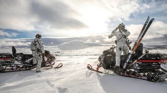 Drony tam umírají, GPS blázní a baterie nevydrží. NATO shání speciální výbavu pro boje v Arktidě Drony tam umírají, GPS blázní a baterie nevydrží. NATO shání speciální výbavu pro boje v Arktidě