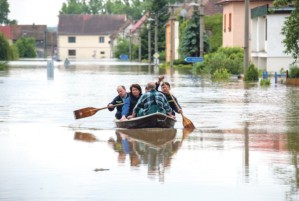 V Křešicích se muselo evakuovat několik desítek lidí