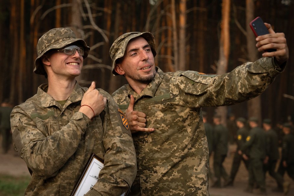 Nově rekrutovaná vojáci poblíž Kyjeva. (22. 2. 2024)