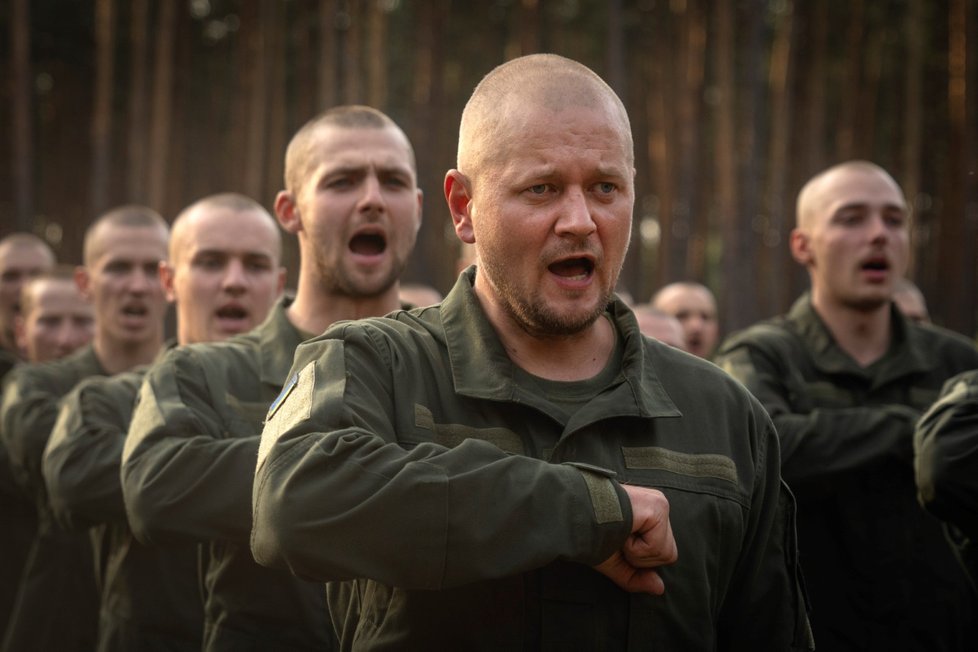 Nově rekrutovaná vojáci poblíž Kyjeva. (22. 2. 2024)