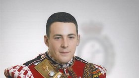 Britské ministerstvo obrany uvedlo, že zavražděným vojákem byl 25letý Lee Rigby z Manchesteru