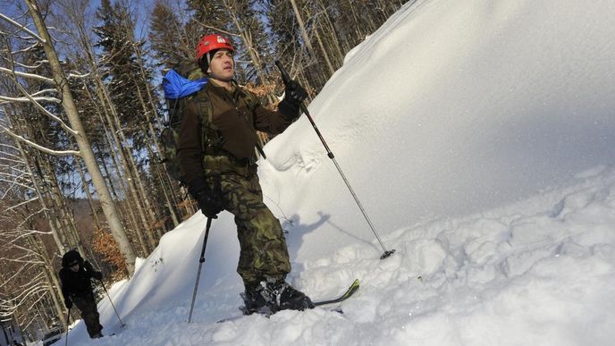 voják v průběhu závodu Winter Survival, ilustrační foto