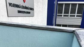 Vojenská lékařská fakulta zveřejnila smutnou zprávu.