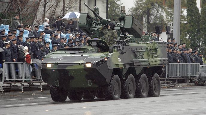 Vojenská přehlídka uspořádaná ke 100. výročí vzniku Československa se konala 28. října 2018 v Praze na Evropské třídě.   