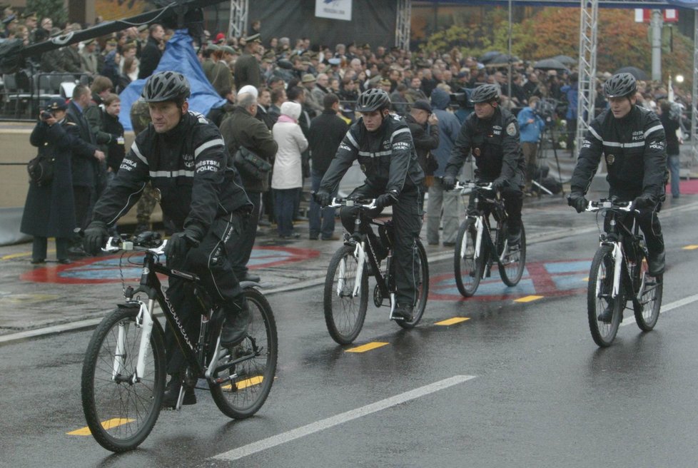 Martin Hrinko koordinoval přehlídku a ukázku policejních sil a prostředků v rámci Dne oslav 100 let vzniku ČSR v Praze na Evropské třídě 28. 10. 2018.