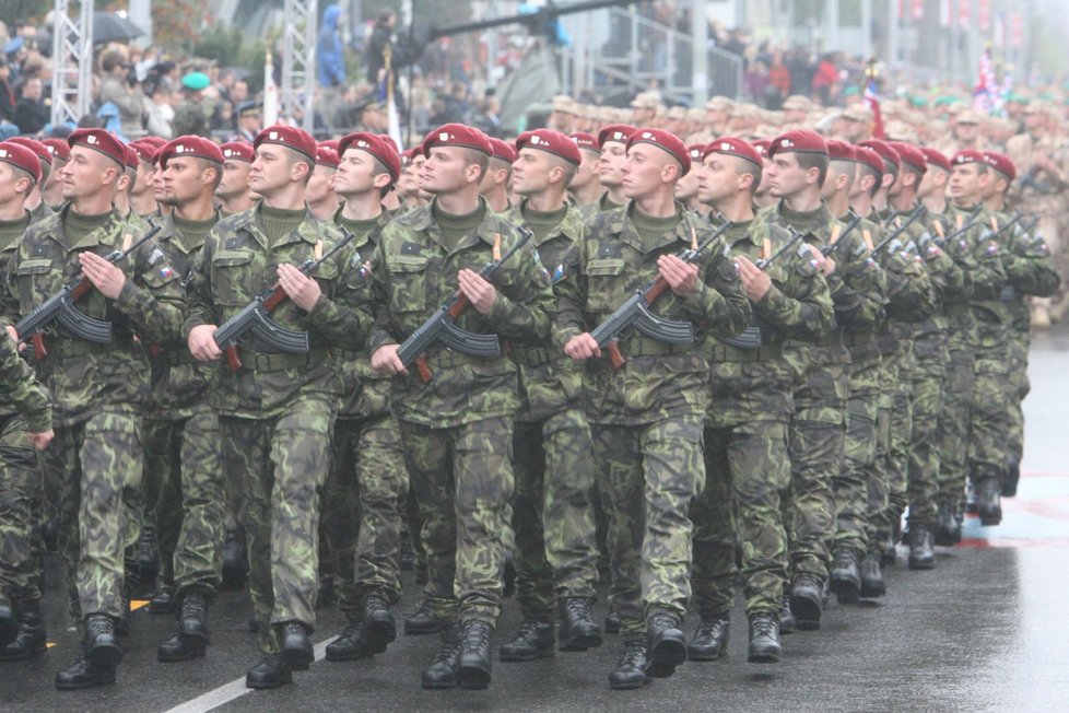 Vojenská přehlídka bude podobná té z roku 2008. Jen větší