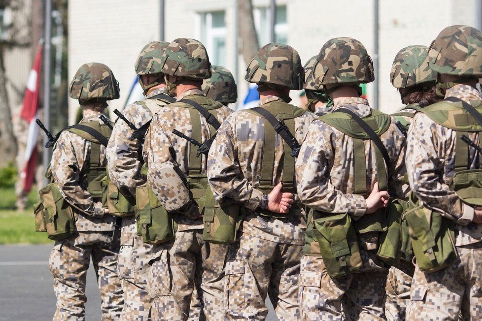 Vojenské přehlídky k výročí vzniku republiky se zúčastní 1500 hostů, přijede i americký ministr obrany Mattis. (Ilustrační foto)