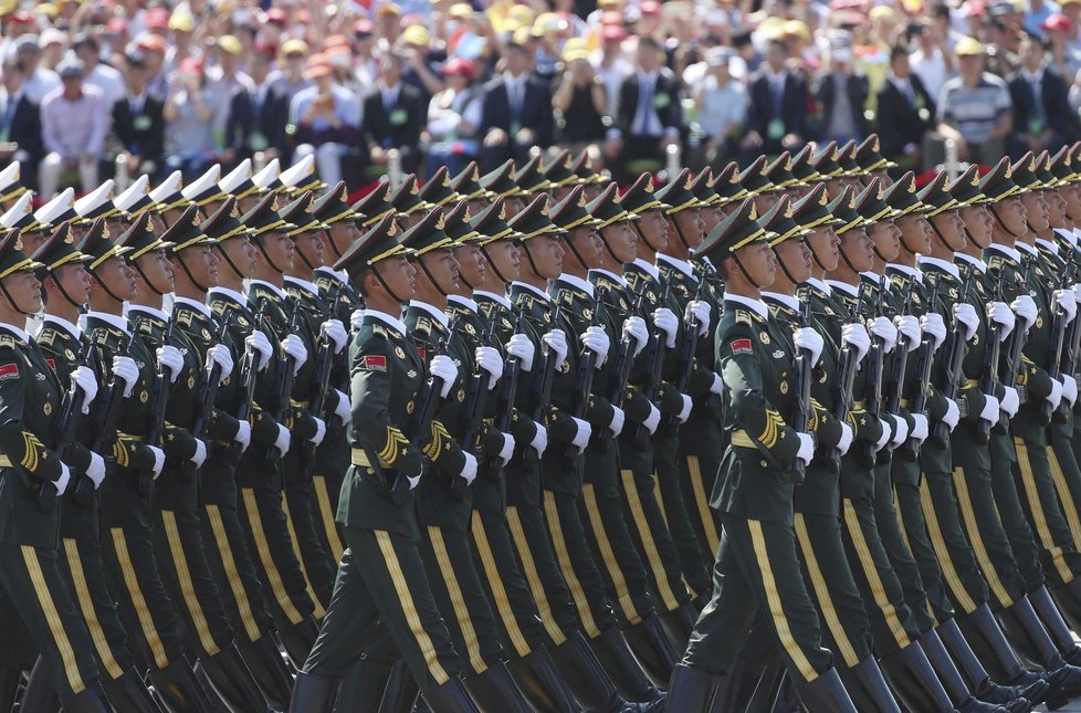 Vojenská přehlídka v Číně k příležitosti 70. výročí konce druhé světové války v Asii.