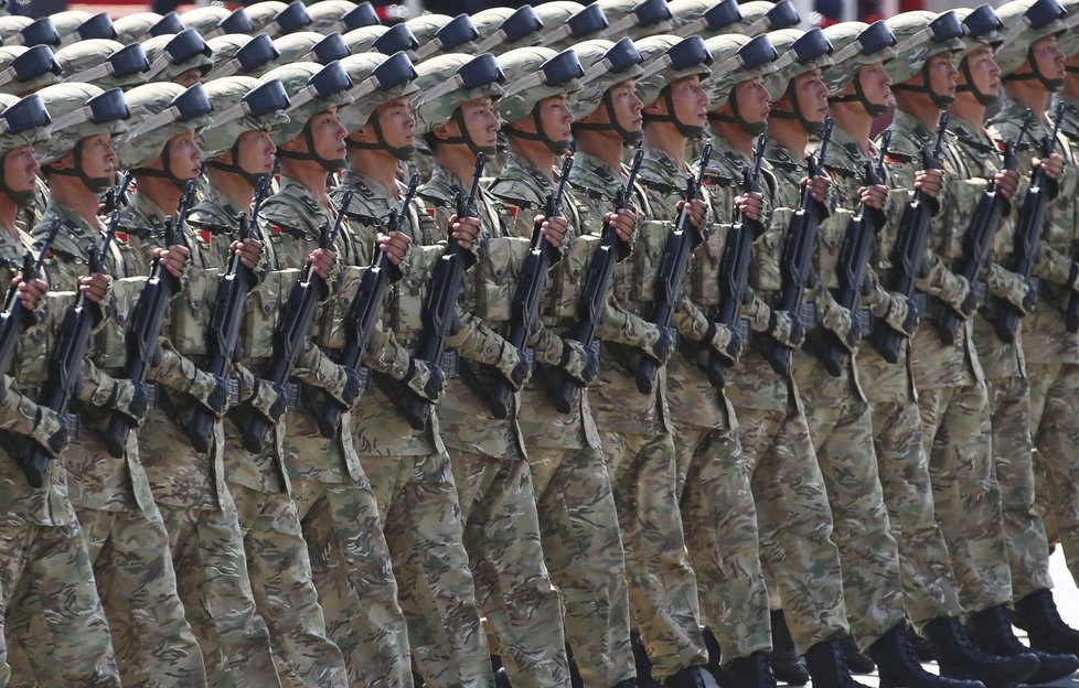 Vojenská přehlídka v Číně k příležitosti 70. výročí konce druhé světové války v Asii.