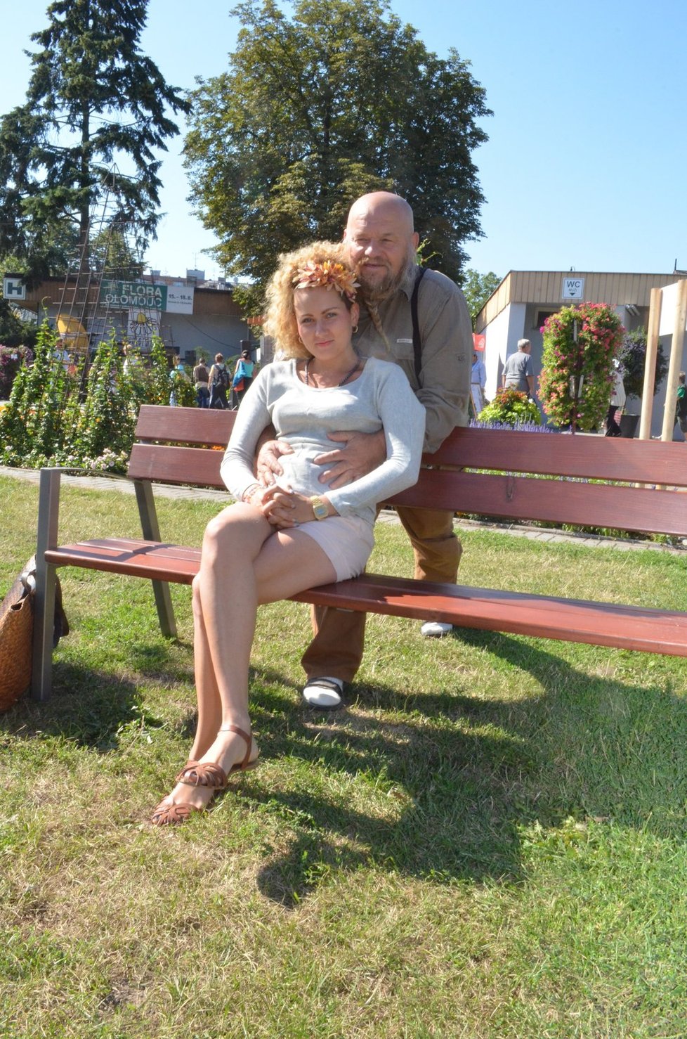 Malíř Libor Vojkůvka čeká se svou o 38 let mladší manželkou Dášou miminko