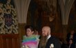 Slavný malíř, cestovatel, muzikant, bavič a dobrodruh Libor Vojkůvka (65) se v sobotu dopoledne v Olomouci oženil se svou poslední můzou Dagmar Kubíčkovou (27)