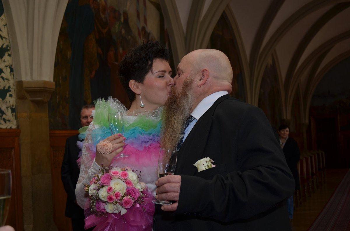 První manželský polibek - msitr a jeho můza aneb malíř Vojkůvka a jeho nová mladá žena