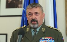 Šéf české armády Aleš Opata: Za tanky se stydíme!