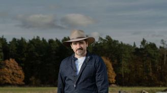 Mám pocit, že konečně dělám něco pro sebe a svoji rodinu, říká hlavní hrdina reality show Farma Vojty Kotka Mám pocit, že konečně dělám něco pro sebe a svoji rodinu, říká hlavní hrdina reality show Farma Vojty Kotka