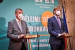 Ministerstvo zdravotnictví převzal po Petru Arenbergerovi staronový ministr Adam Vojtěch (oba za ANO; 26. 5. 2021).