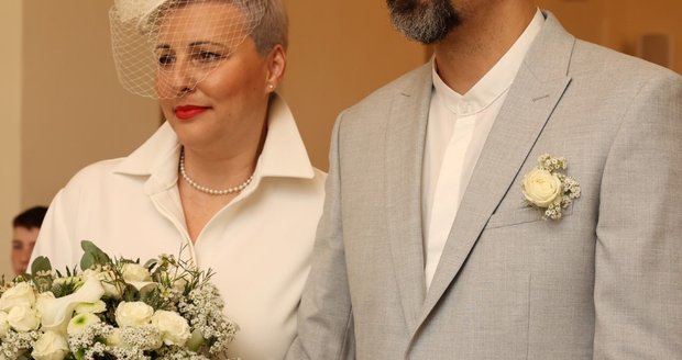 Herec Vojtěch Efler a moderátorka Iva Lecká se vzali. Herec Vojtěch Efler a moderátorka Iva Lecká se vzali.