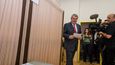 Předseda KSČM Vojtěch Filip odevzdal 20. října v Českých Budějovicích svůj hlas ve sněmovních volbách.