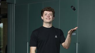 Jeho otec proměnil 600 tisíc v miliardu. Synovy chytré hodinky teď poráží Apple i Garmin Jeho otec proměnil 600 tisíc v miliardu. Synovy chytré hodinky teď poráží Apple i Garmin