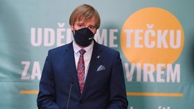 Ministr zdravotnictví Adam Vojtěch (za ANO) na tiskové konferenci k aktuální epidemiologické situaci (15.10.2021)