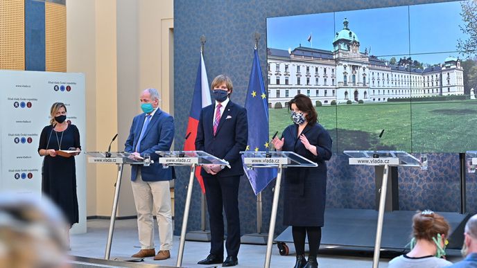 Tisková konference po jednání vlády - ilustrační snímek