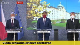 Dosluhující ministr dopravy, průmyslu a obchodu Karel Havlíček (za ANO), premiér v demisi Andrej Babiš (ANO) a Dosluhující ministr zdravotnictví Adam Vojtěch (zaANO) na tiskové konferenci po jednání vlády (19.11.2021)
