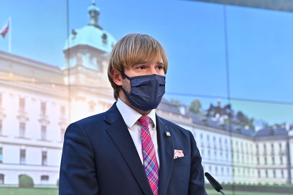 Tisková konference po jednání vlády 17. 4. 2020.