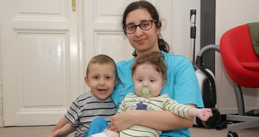 V sobotu 29. května od 8:30 startuje v Peci pod Sněžkou charitativní akce, která má za úkol jediné – pomoci malému chlapečkovi, kterému museli lékaři po porodu amputovat obě nožičky.