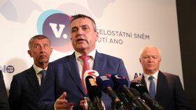 Petr Vokřál na první tiskové konferenci nově zvoleného vedení hnutí ANO. Vokřál při volbě místopředsedy získal 195 hlasů (17. 2. 2019)