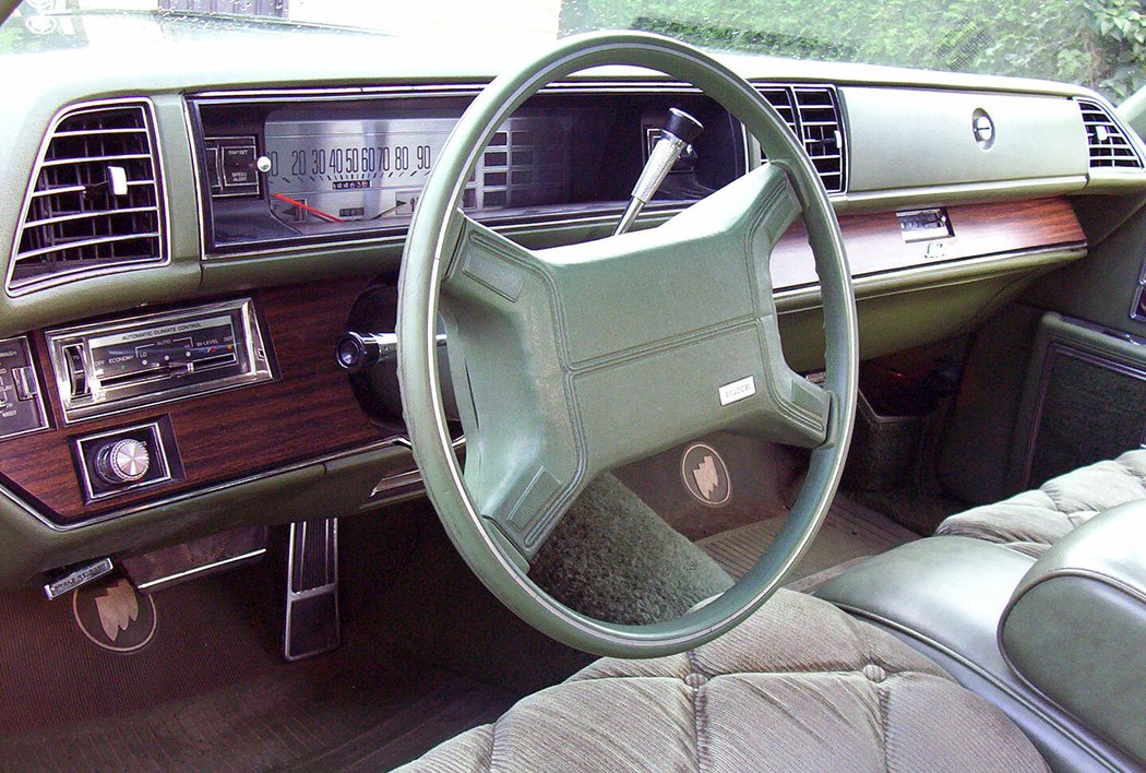 Buick Electra (1975)