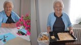 Gulášek a domácí koláč pro členy komise: 90letá nejstarší předsedkyně si komisi hýčká!