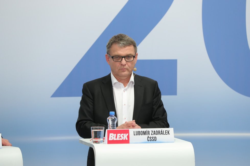 Lídr ČSSD Lubomír Zaorálek v debatě Blesku