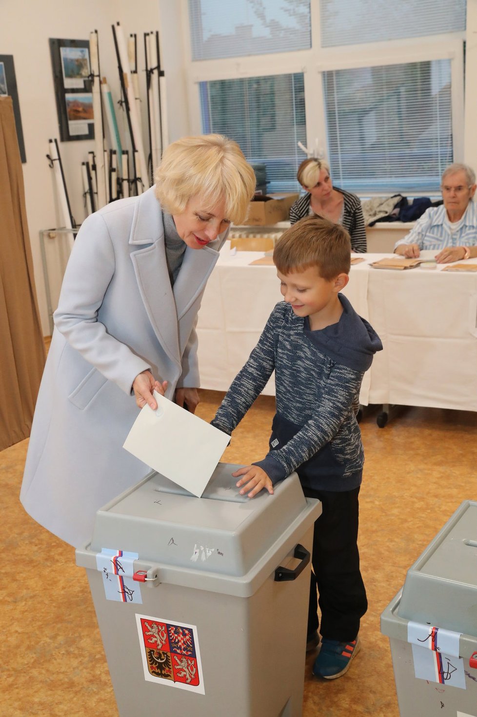 Rodina Veroniky Žilkové a Martina Stropnickýho šla k volbám pohromadě