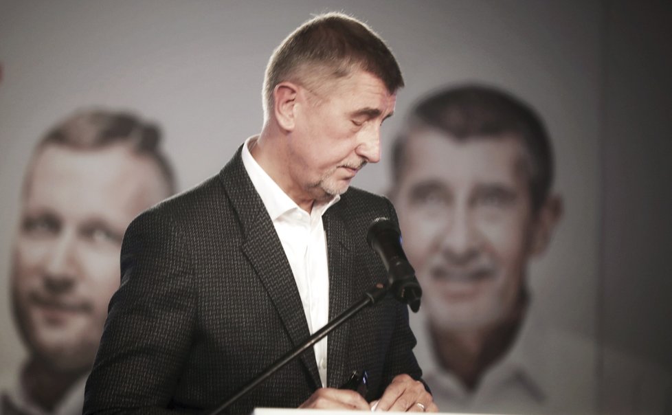 Volby 2018: Andrej Babiš ve štábu ANO během komunálních a senátních voleb