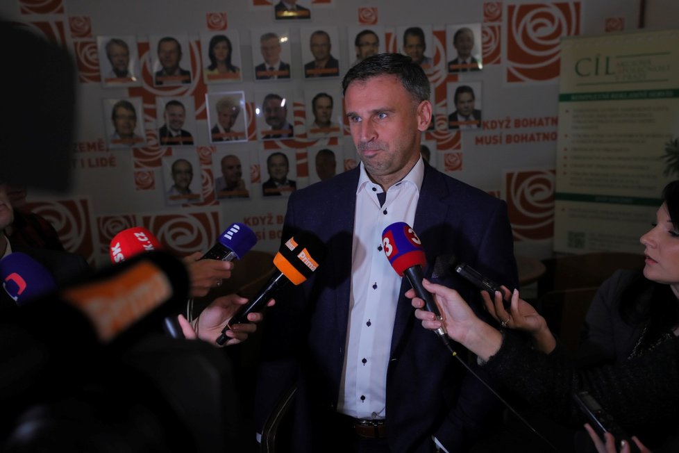 Bývalý jihočeský hejtman Jiří Zimola nechtěl dopředu výsledky voleb odhadovat (6.10.2018)