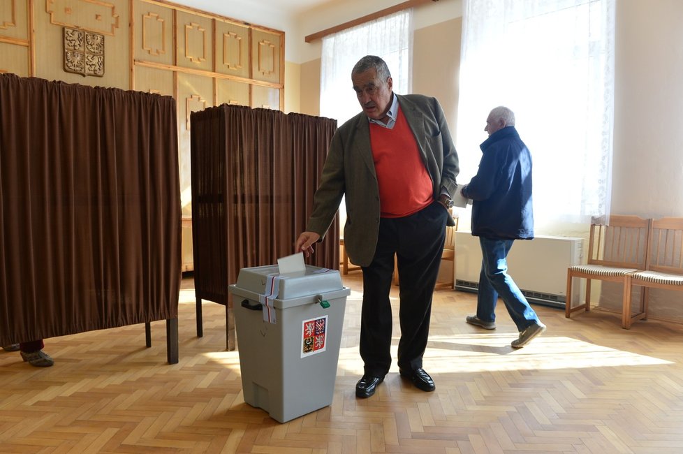 Schwarzenberg loni u voleb nechyběl, zotavoval se však ze zápalu plic