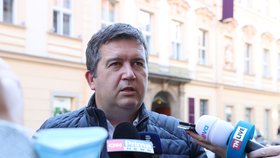 Volby 2021: Štáb ČSSD (9.10.2021): Jiří Hamáček dorazil do štábu