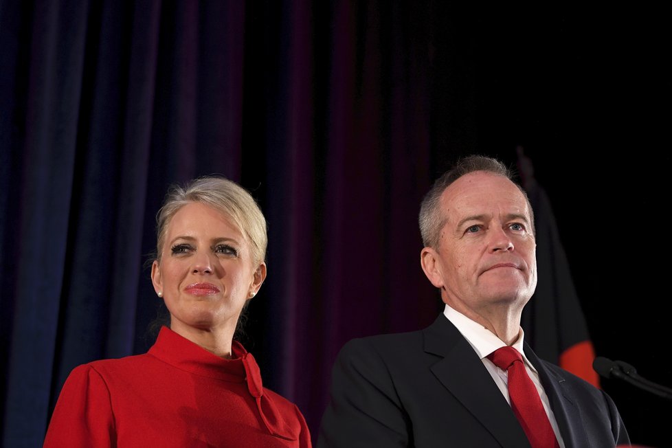Šéf australských labouristů uznal porážku ve volbách. Pogratuloval k vítězství současnému konzervativnímu premiérovi (18. 5. 2019)