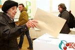 Opakované komunální volby kvůli kupčení s hlasy voličů zažilo město Chomutov a obec Bílina na Teplicku. Zatímco v Chomutově vyhrálo hnutí PRO Chomutov, v Bílině si dvakrát zvolili komunisty.