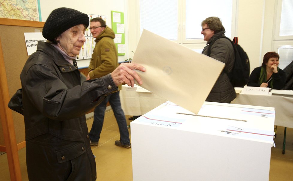 V Chomutově se 31. ledna opakovalo hlasování do městského zastupitelstva. Výsledky říjnových komunálních voleb ve městě byly totiž soudně zrušeny kvůli kupčení s voličskými hlasy.