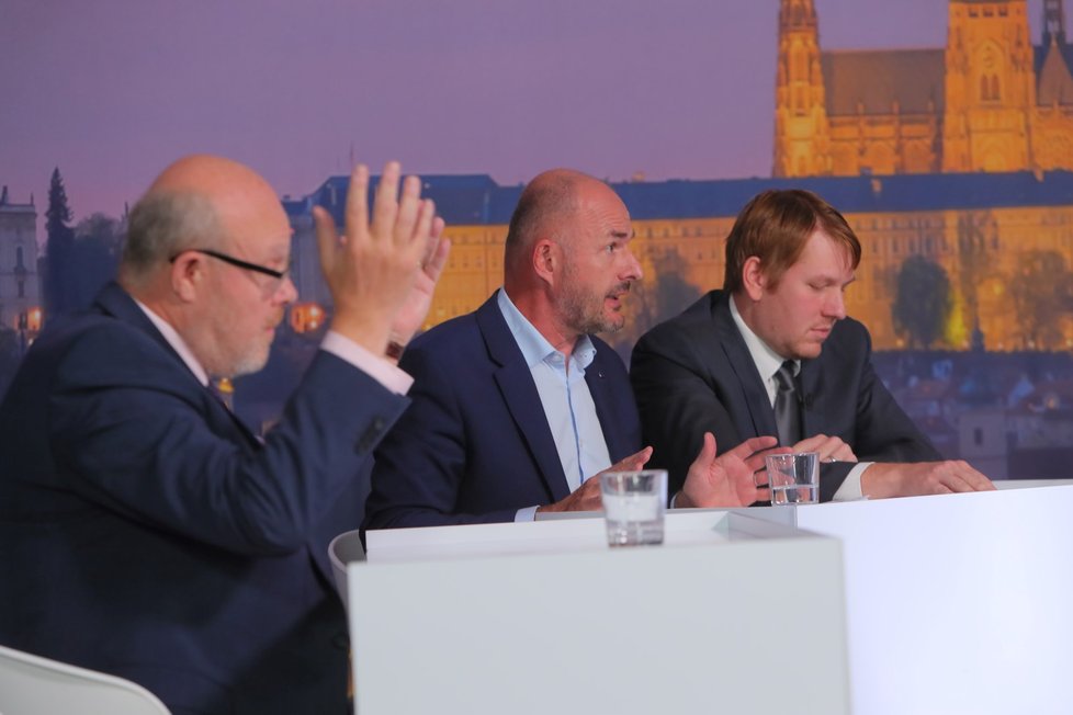 Předvolební debata Blesku (9. 9. 2021): Vlastimil Válek (TOP 09), Josef Bernard (STAN), Josef Pavlovic (Piráti)
