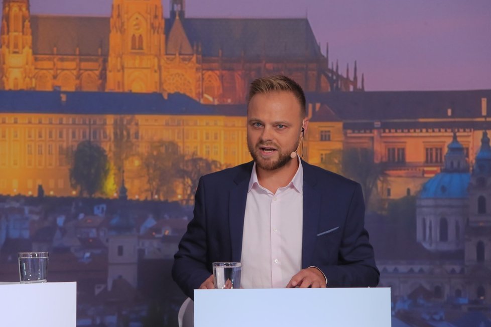 Předvolební debata Blesku (9. 9. 2021): Moderátor Jakub Veinlich