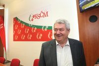 Záhadný půl milion pro Filipa řeší další úřad. Šéfovi KSČM hrozí mastná pokuta