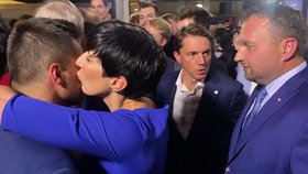 Oslavy koalice Spolu: Markéta Pekarová Adamová (TOP 09) s manželem Tomášem (9.10.2021)