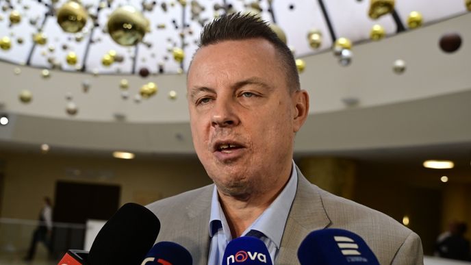 Volební štáb SPD: Jindřich Rajchl (4.10.2025) Volební štáb SPD: Jindřich Rajchl (4.10.2025)